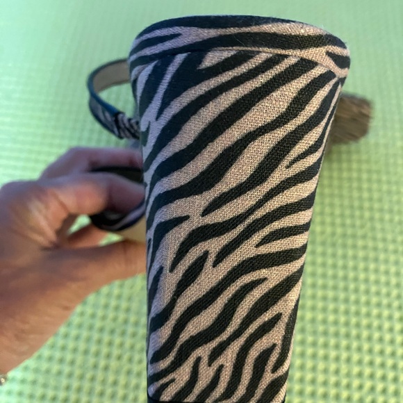 Ann Taylor Zebra Print Sandals (tan & black) size 8.5. Like new! - Picture 3 of 6